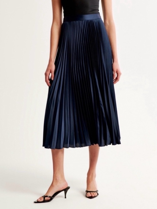 Abercrombie & Fitch Dresses & Skirts - Abercrombie and Fitch Navy Blue Satin Pleated Midi Skirt Size Medium